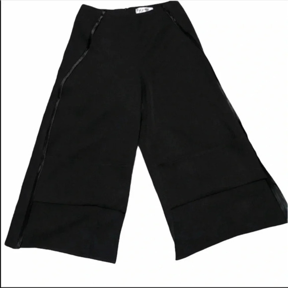 NWT Luxe Apothetique Black Wide Leg Cropped Pants Size Small
Style BP4010 - Picture 1 of 8